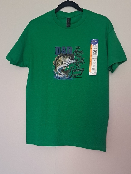 Gildan Other - Gildan Men's Green 'Dad The Fishing Legend' Graphic T-Shirt